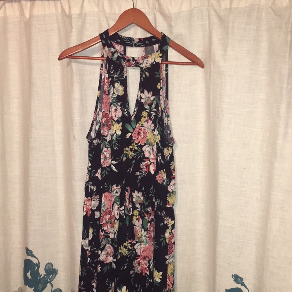 Keyhole black floral maxi